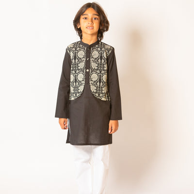 Aarjav - Boys Black Floral Kurta Pajama with Attached Floral Vest