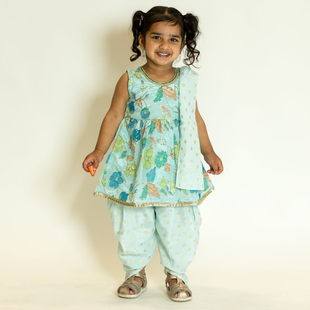 GIRLS -  Aarika's Closet