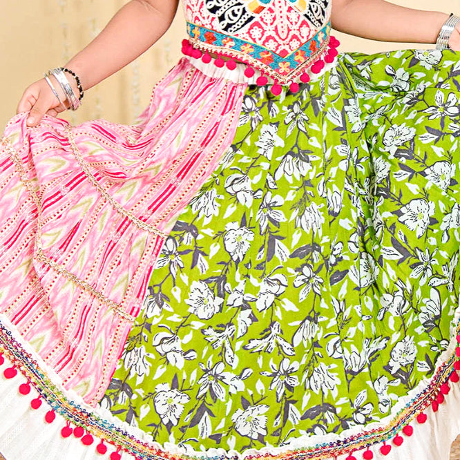GIRLS -  Aarika's Closet