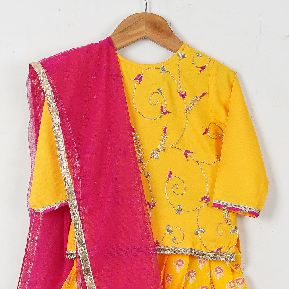 GIRLS -  Aarika's Closet